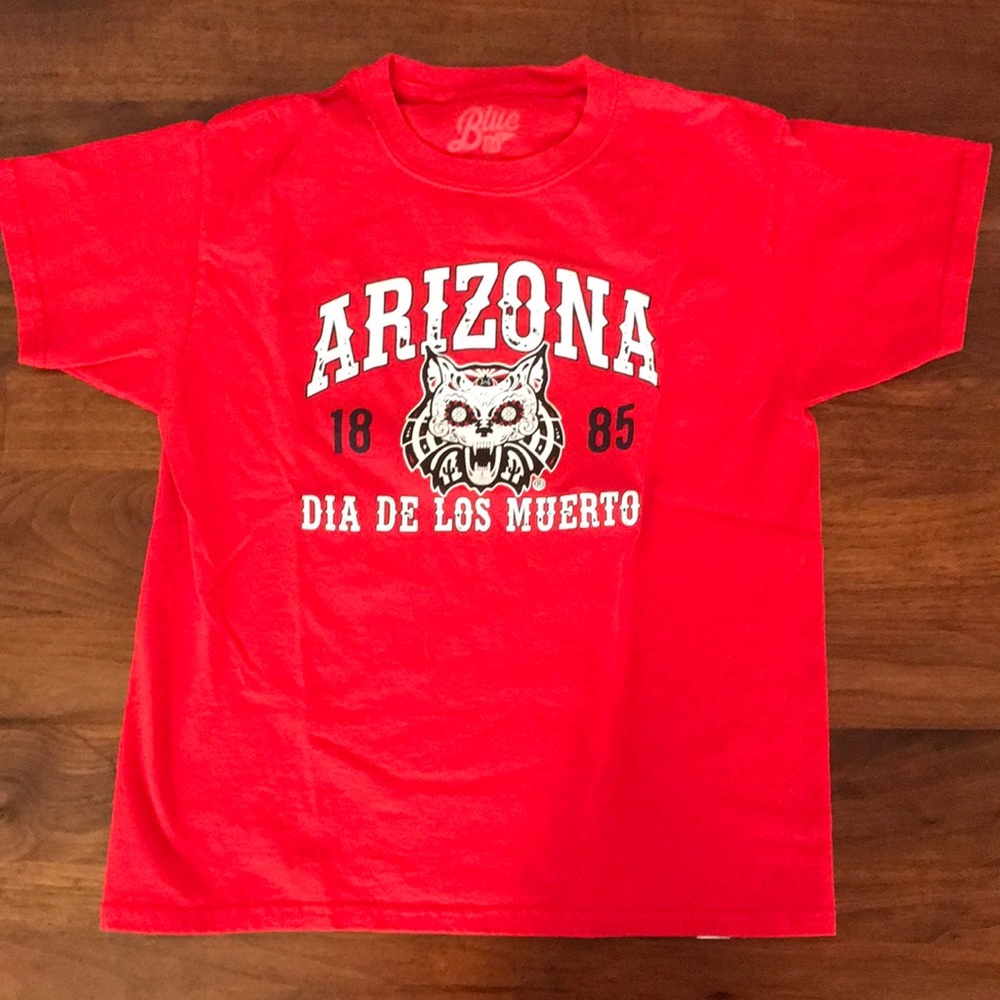 University of Arizona Dia de Los Muerto red T-shirt women’s small. Wild Cat.